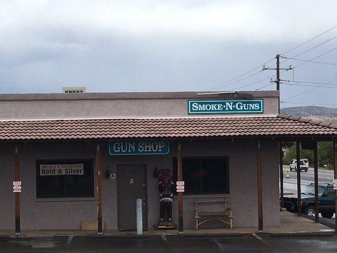 I ❤️ #arizona .. you can go out for breakfast and then go buy a gun #libertarians https://t.co/eU7UN<a href="/tag/arizona"class="tags">#arizona</a><a href="/tag/libertarians"class="tags"><span>#libertarians</span></a>