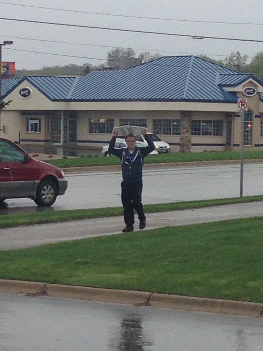 rtrsprint1's tweet photo. @MrSamGarland @Erpratt @wilcox_dallin  disruption in the rain! https://t.co/GqU1QJmQRz
