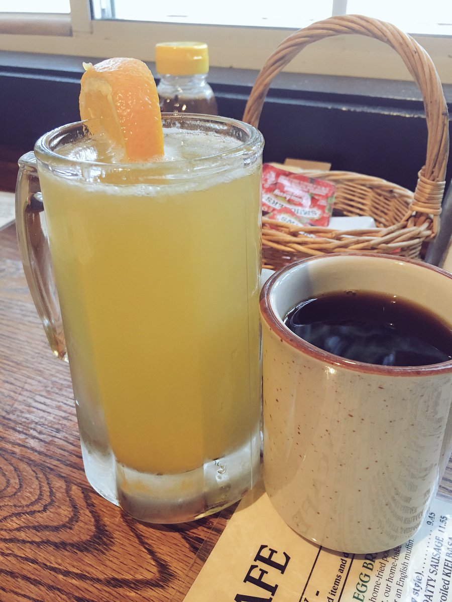 lexbelivin's tweet photo. New favorite #brunch spot in #Tahoe @FireSignCafe. Now that's a mimosa! 🍾 https://t.co/MgLfdtvbFX