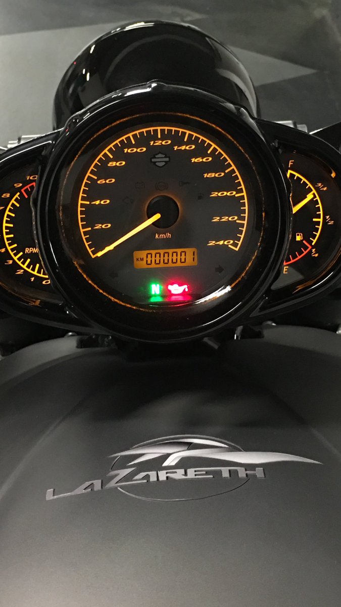 byLazareth's tweet photo. 1 km au compteur pour ce #VRod by #Lazareth #EuroFestival 2016 #HarleyDavidson https://t.co/ALb5dlitUQ https://t.co/P05Ef7YP5X