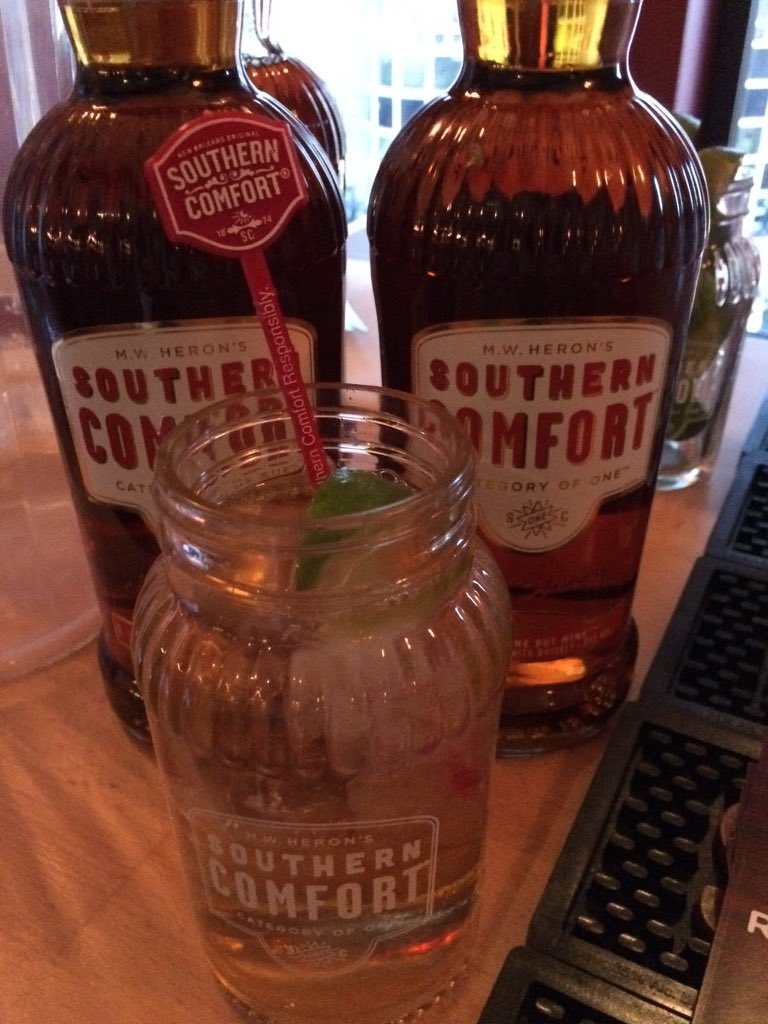 HSLToni's tweet image. Enjoying @southerncomfort at @CentralPictureH for the @LOCOFilmFest premiere of "The Darkest Universe"