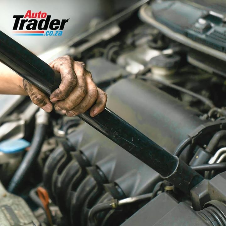 AutoTraderSA's tweet photo. Cleaning ur engine? Be sure to cover the distributor &amp; any other electronic bits to avoid short circuits #AutoTricks https://t.co/qH3sAkEpjx