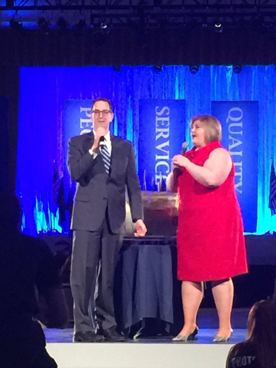 MaxQDelivers's tweet image. ❤️ Gary and Erica.  Great job!!  #awardsweekend