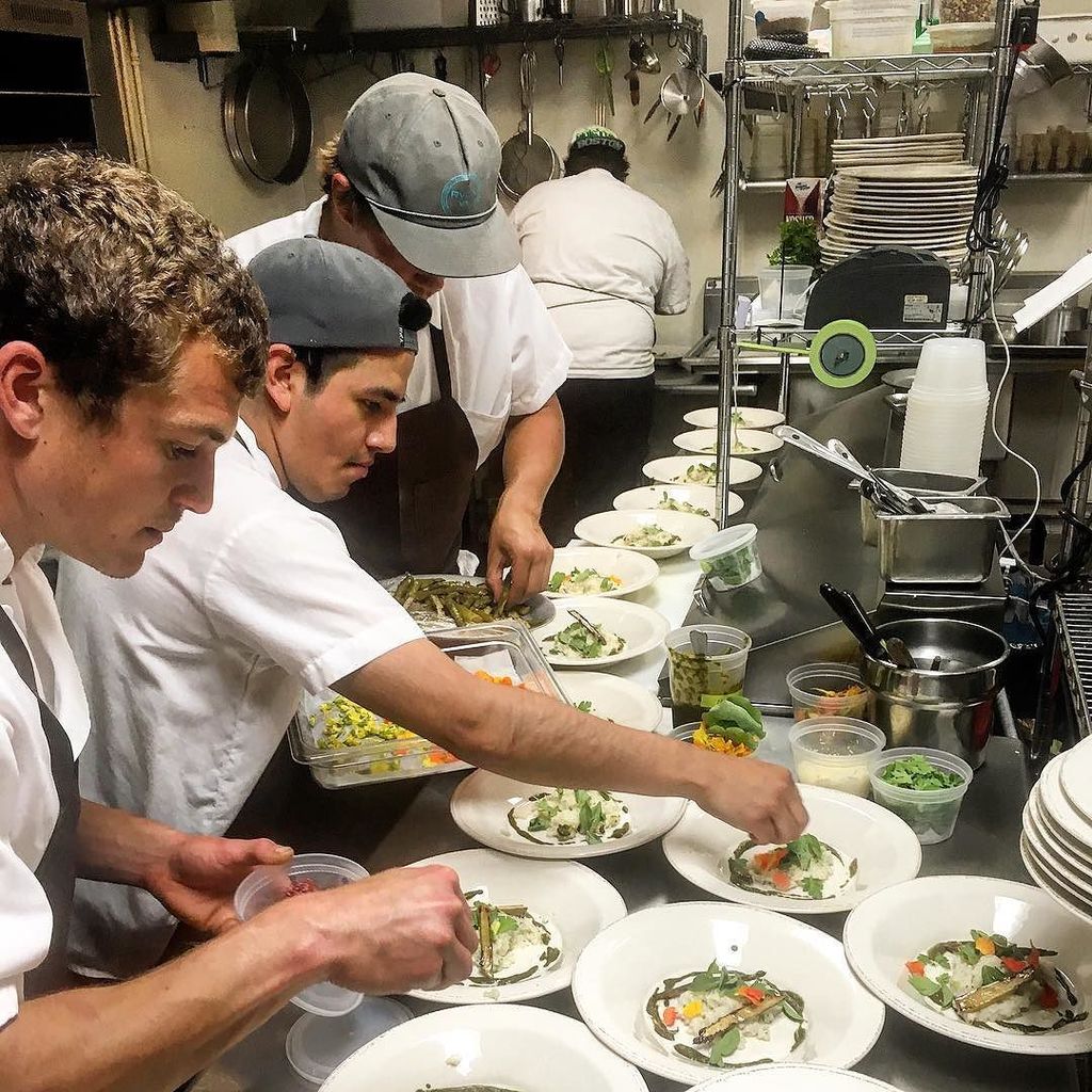 Barbareno_SB's tweet image. These guys crush it. @seashotwell @osk_1505, and @jeredawood with Chef Julian cruising thr… ift.tt/1VZvoND