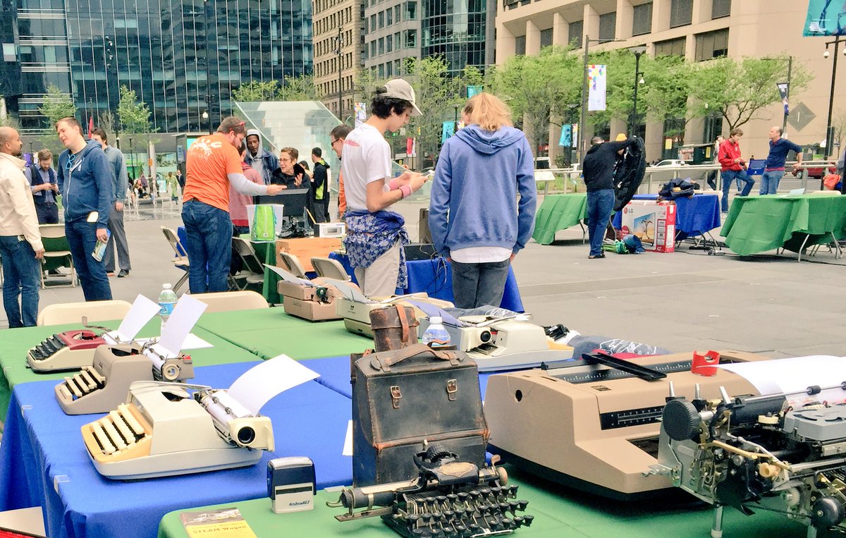 daniellecohn's tweet photo. Game time for the @TechnicallyPHL team - Arcade 5-10 pm - Dilworth Plaza - City Hall - #PHL @PhillyTechWeek #PTW16 https://t.co/yIYv4E7CKq