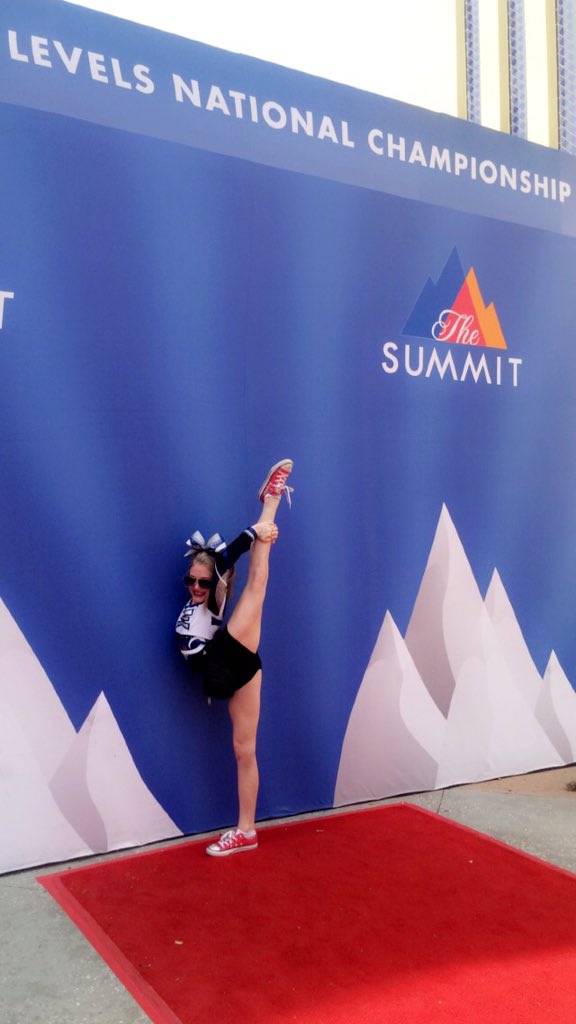JENNpartyofone's tweet photo. She definitely had to climb this season but she made it back for her first Summit #LadYbug5 #C4 #TheSummit16 https://t.co/t173WFkUL6