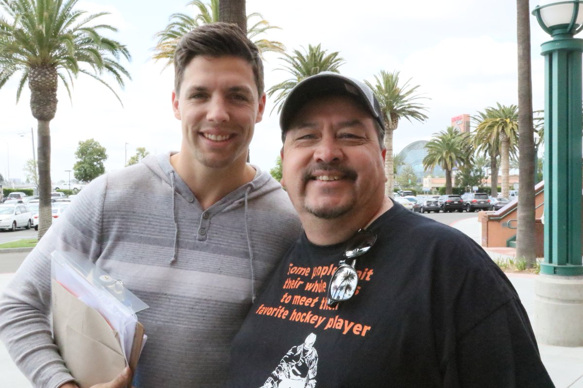 patrioit_david's tweet photo. Also ran into #Perron #McGinn #Cogs #Horcoff https://t.co/xh3T0sGRnK