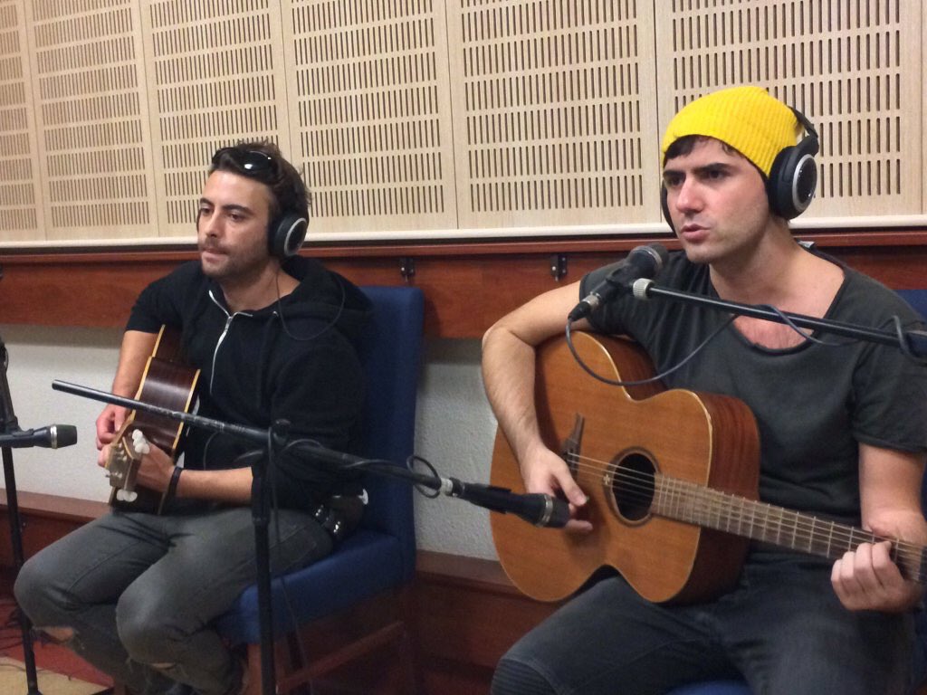. <a href="/michaelkuyucu/">Michael Kuyucu</a> ile <a href="/TRTFM/">TRT FM</a> 'de canlı yayındayız. Akustik mini konser de süprizimiz.