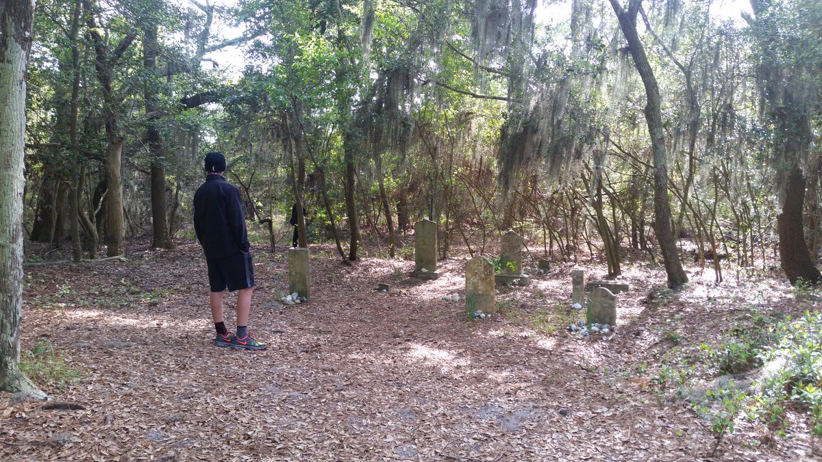 hughsibbele's tweet photo. Exploring the Wash Woods cemetery #ols2016 #timerollson @CHCNexus https://t.co/eEWtR4rV8G