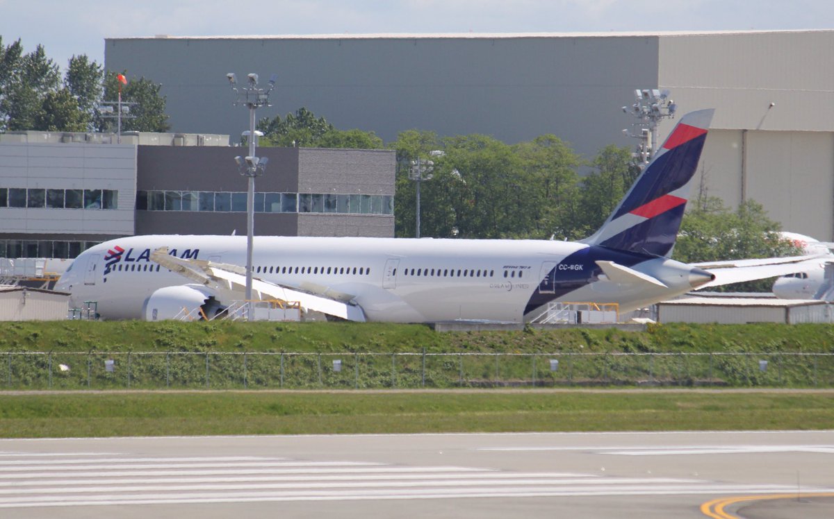 @LATAMAIR 1st 787-9 (CC-BGK) to wear the combined livery of LAN & TAM is out of paint. @PiotrG_ @B787fans