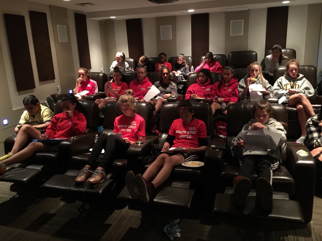 G_Schneider22's tweet photo. @CSWUSoccerClub @tdswuarsenal SWU Premiers 02 girls Classroom time. #preptocompete #mentaltoughness #+attitude https://t.co/TWNzcr5JCU