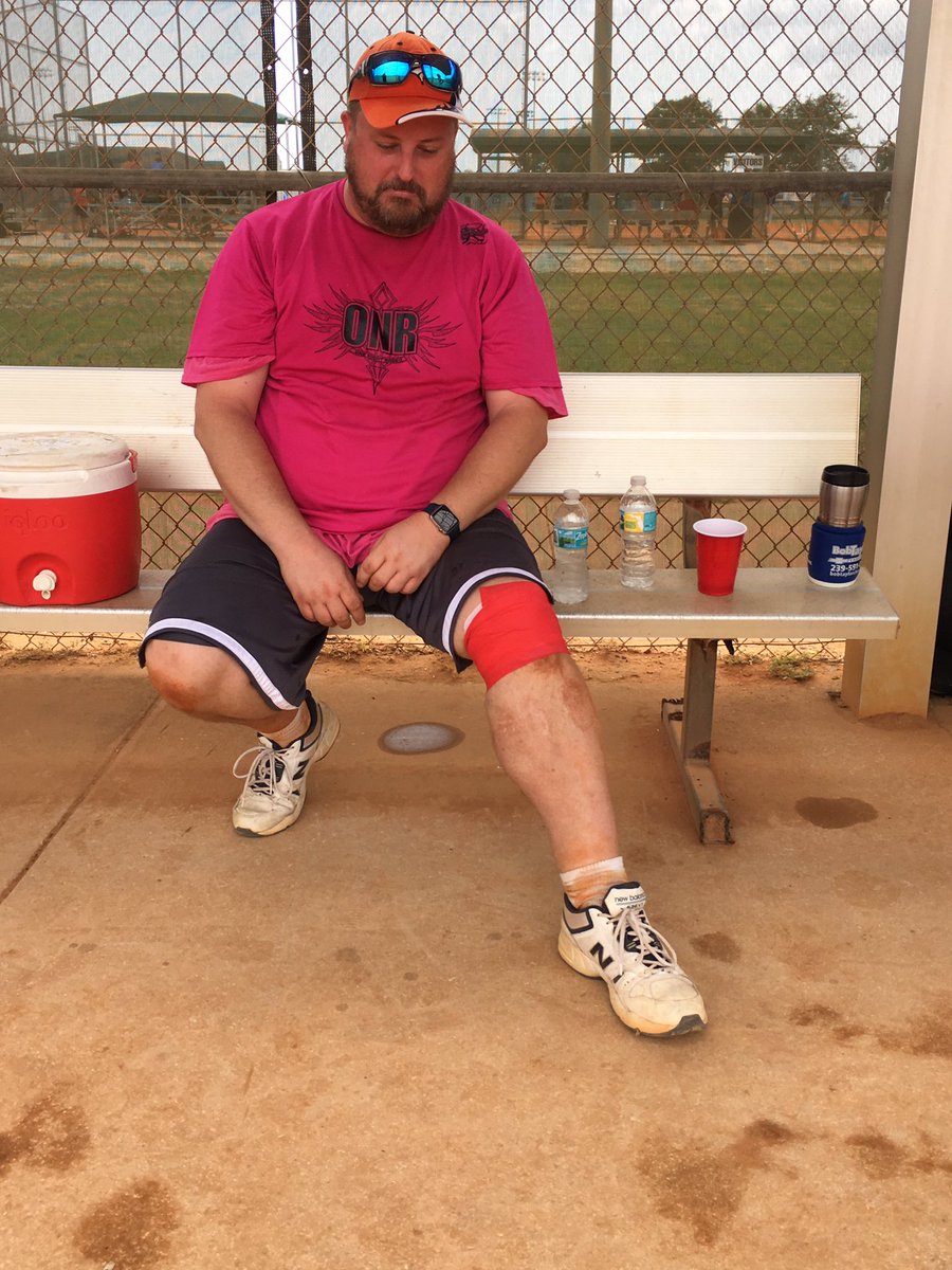 aussiegriff's tweet photo. Coaches gameS done. 2HR, 2 doubles, 2 scrapes on my knee which the team mom insisted on tending to. #canstillwalk https://t.co/nzwzq51cM1