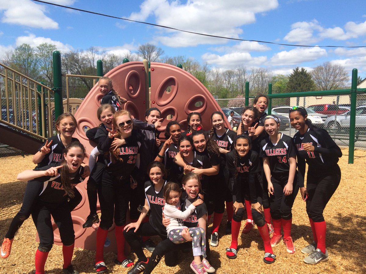MSOsoftball's tweet photo. Villagers of all ages in Montville this weekend! https://t.co/C9Z7djBp7y