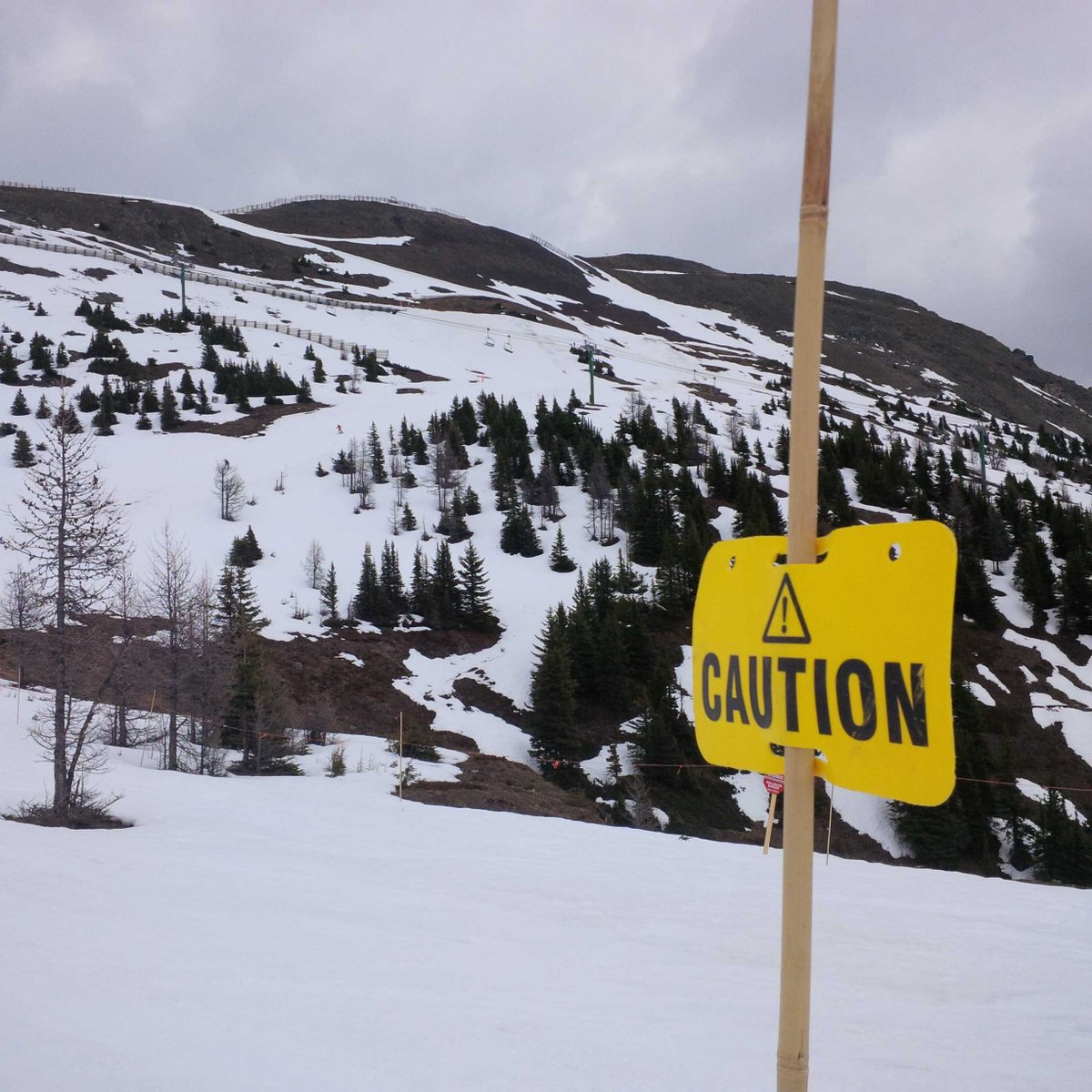 CarrieTait's tweet photo. I mean, they aren't wrong. @SkiLouise spring skiing ftw, no matter what. #mediaskiday https://t.co/nnfp2a4nmE