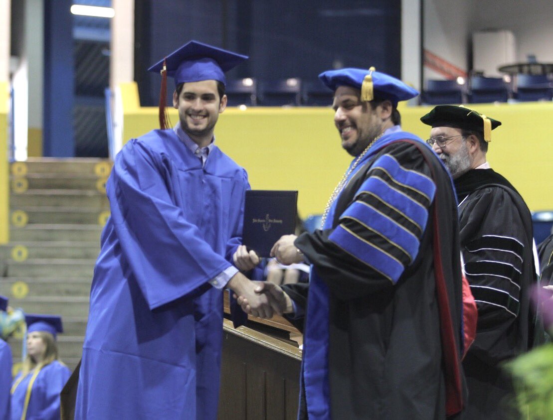 LisaDrap's tweet photo. Congrats to all the Lake Superior graduates! 😊🎓 We're so proud of you, Eric! ❤️ @HockeyLSSU @drapsondeck #lakers https://t.co/hYXDTB0q6U