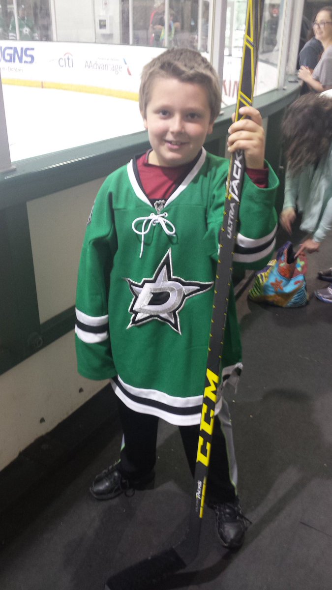 jschiller2016's tweet photo. Boy child received a stick from Stephen Johns at # DallasStars practice today. @stjohns28 
#VictoryRising https://t.co/bVqd2DH80n