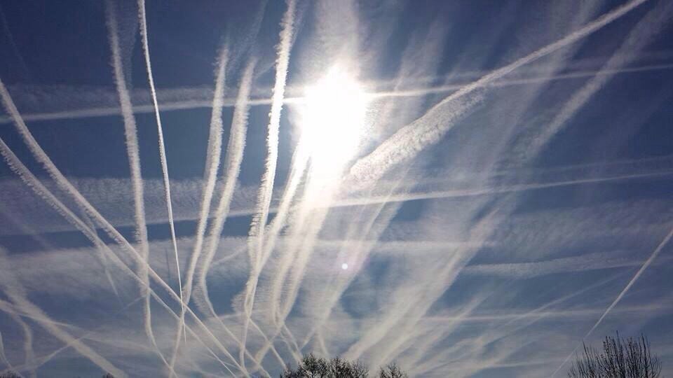 SteerMark's tweet photo. Partly Cloudy and mild...just how they like their slaves. 
#Chemtrails https://t.co/OhRHoY0lTa