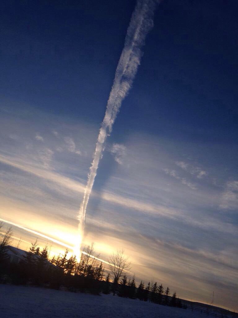 SteerMark's tweet photo. Partly Cloudy and mild...just how they like their slaves. 
#Chemtrails https://t.co/OhRHoY0lTa