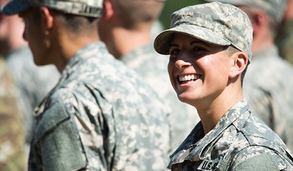 DoDNews's tweet photo. Congrats to @USArmy Ranger Kristen Griest as she becomes the 1st female infantry officer- https://t.co/wYReNbrM6c https://t.co/eQmJWCFgFc
