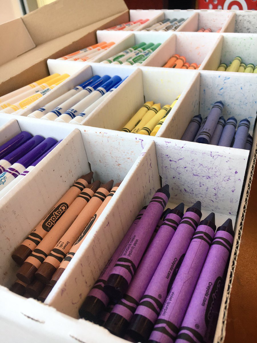 osborn_kait's tweet photo. We had a great time coloring this morning at 995! Team Member Alex did an awesome job helping run the event. 🖍👍🏻 https://t.co/8VDoH3LkoU