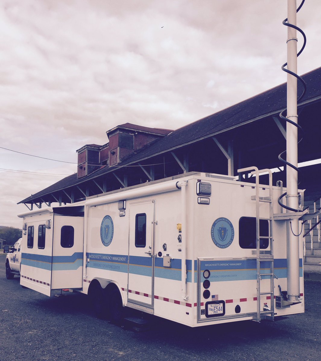 just stopped by fairgrounds to check in w/ <a href="/NorthamptonPD/">Northampton Police</a> <a href="/NorthamptonFR/">Northampton Fire</a> personnel  keeping #extravaganja goers safe