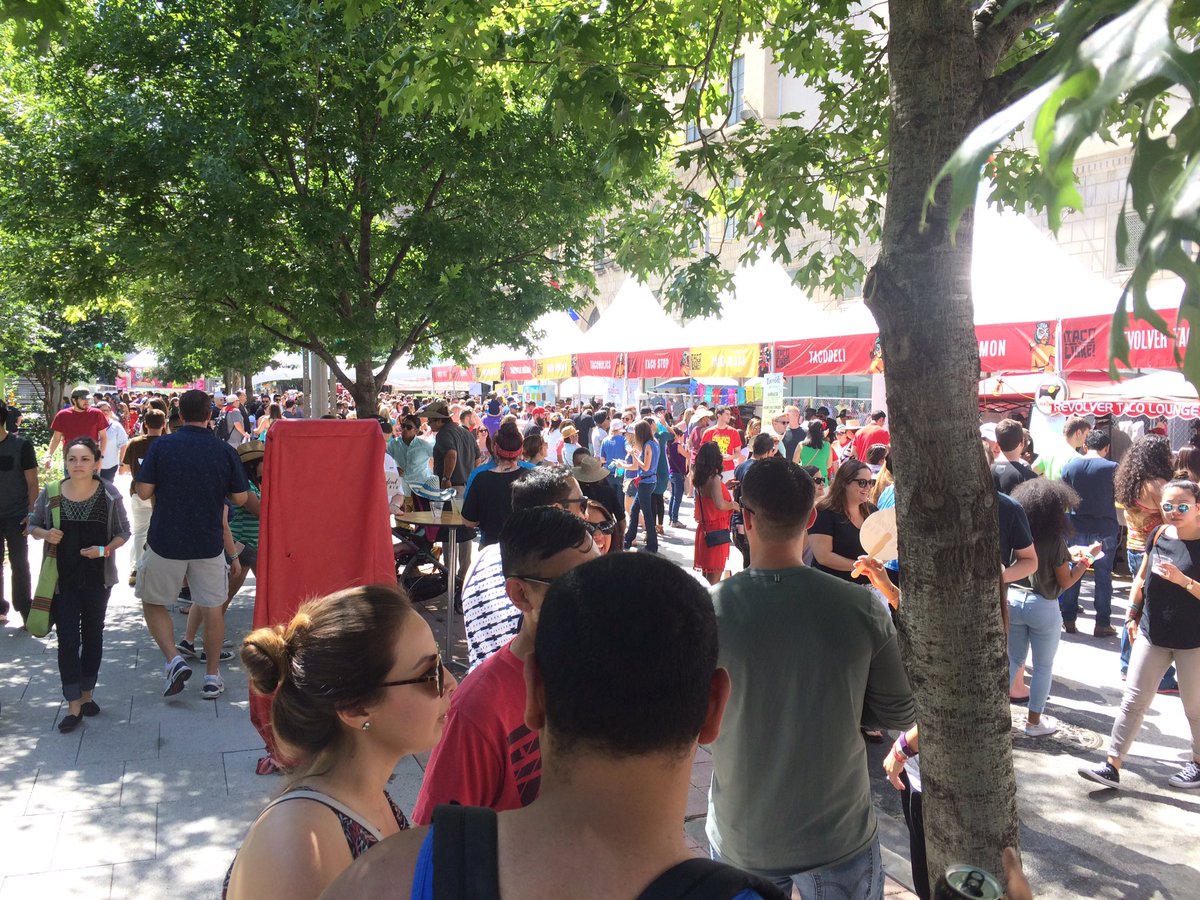 chuckbriant's tweet photo. 5000 people @TacoLibreDallas  21 taquerias including @SantoFrijol @myflatlanders https://t.co/2c4W4eMY9i