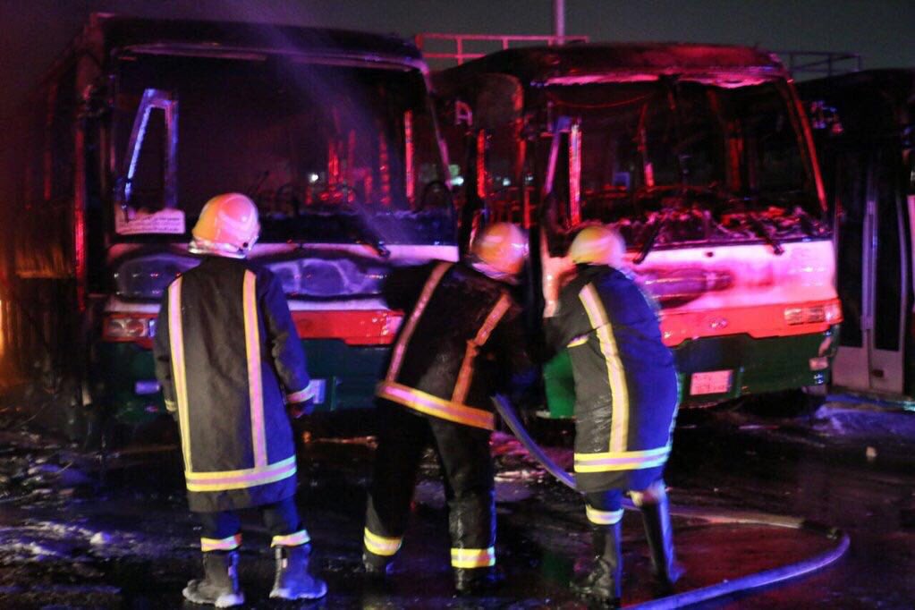 صور🔴

عمال يعملون في شركة مقاولات شهيرة بـ #مكة_المكرمة، يحرقون أكثر من 7 باصات بسبب تأخر رواتبهم لعدة أشهر.

-