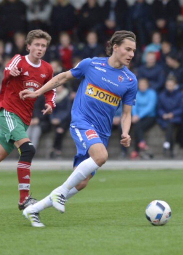 SimenAxel's tweet photo. Hjelp meg noen. Er William Kurtovic på Sandefjord William i Skam? https://t.co/zAjnmiOJg5