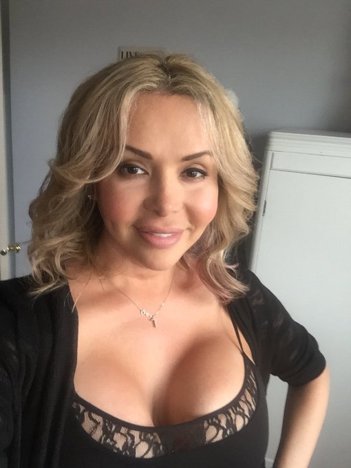 Hair trim day! ❤️ https://t.co/oZ9lR7zw6I<a href="/tag/newprofilepic"class="tags"><span>#newprofilepic</span></a>