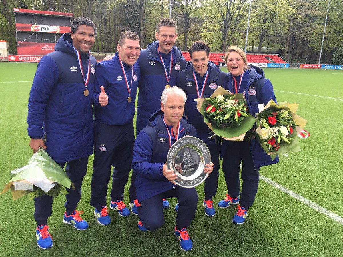 Vandaag  0-1 winst op volendam . Dus dat wil zeggen kampioen van nederland  met psv o17. Top naar 15 jaar