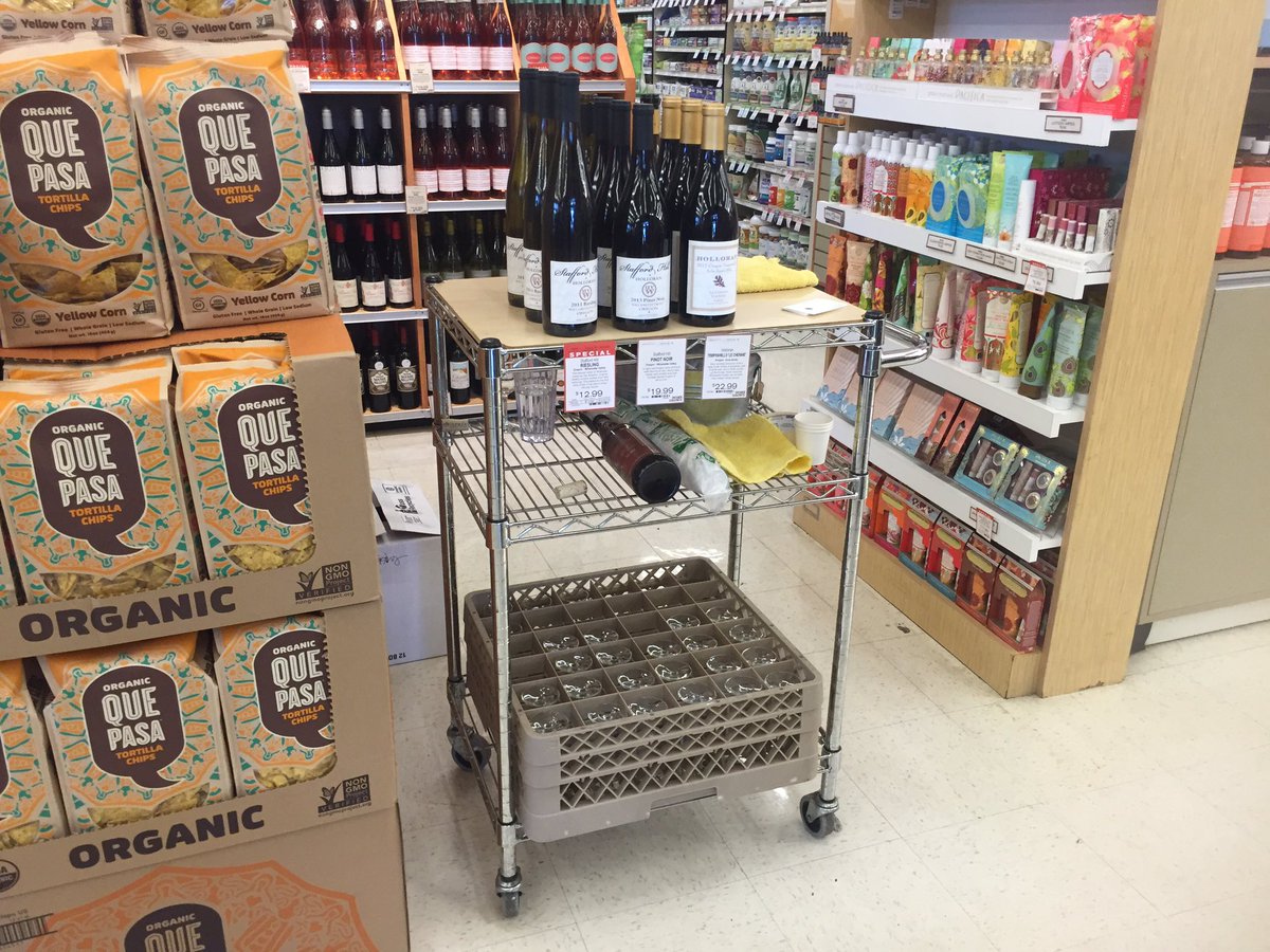 HVWWV's tweet photo. Tasting today at New Seasons Sellwood!  #drinkthewineyoulike https://t.co/drmt19HCXO
