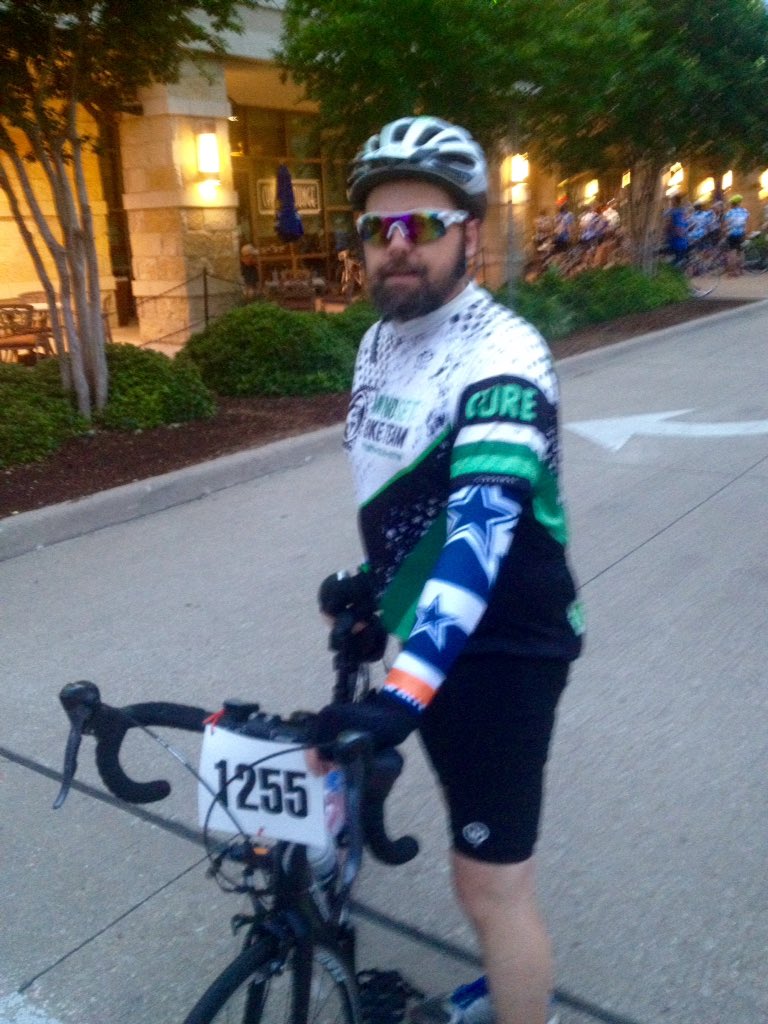 bigtex815's tweet photo. @dallascowboys wearing the colors on my sleeves at the BikeMS ride https://t.co/8PDz4g07Db