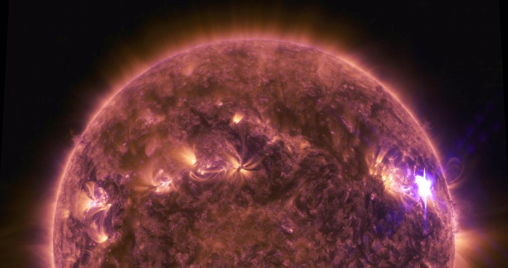 NASA's tweet photo. Pretty in pink – stunning view of April 17 solar flare seen by our sun observing spacecraft: https://t.co/caIRNZxIeJ https://t.co/4RFOGhAJna