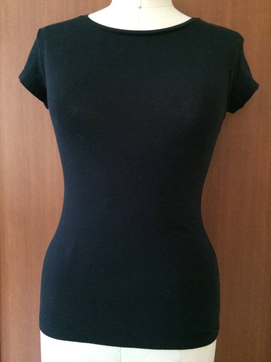 RituelStudio's tweet photo. Favorite T's: super lightweight, sexy simplicity. https://t.co/2aHQEqzM2i