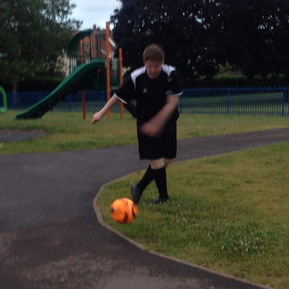 CharlieB23R's tweet photo. Wen i wuz nut amasin gd now im god #badtimez #bigupfutball https://t.co/t3uOpvpSt6