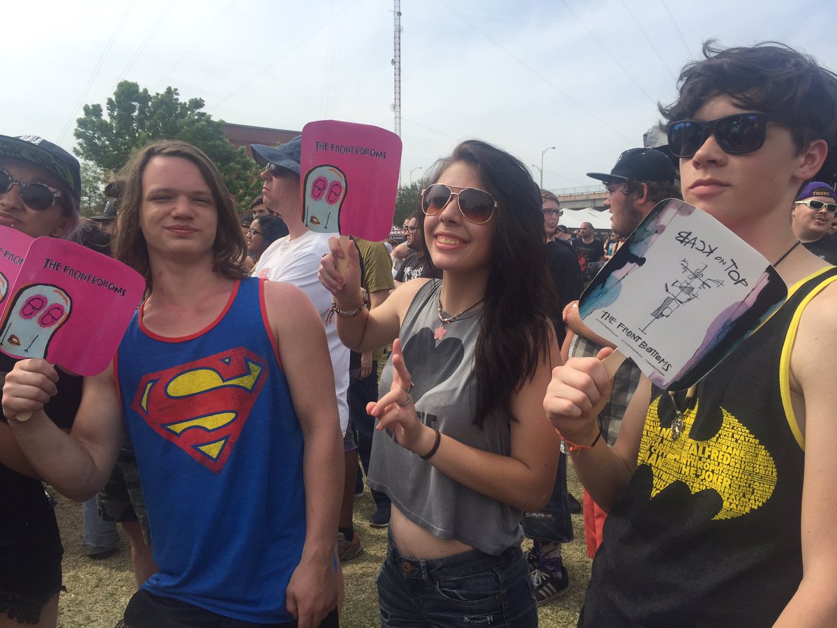 copromo_'s tweet photo. Love spreading the word about my favorite band &amp; keeping people cool @fbrstreetteam @TheFrontBottoms https://t.co/5iwbAiqLCL