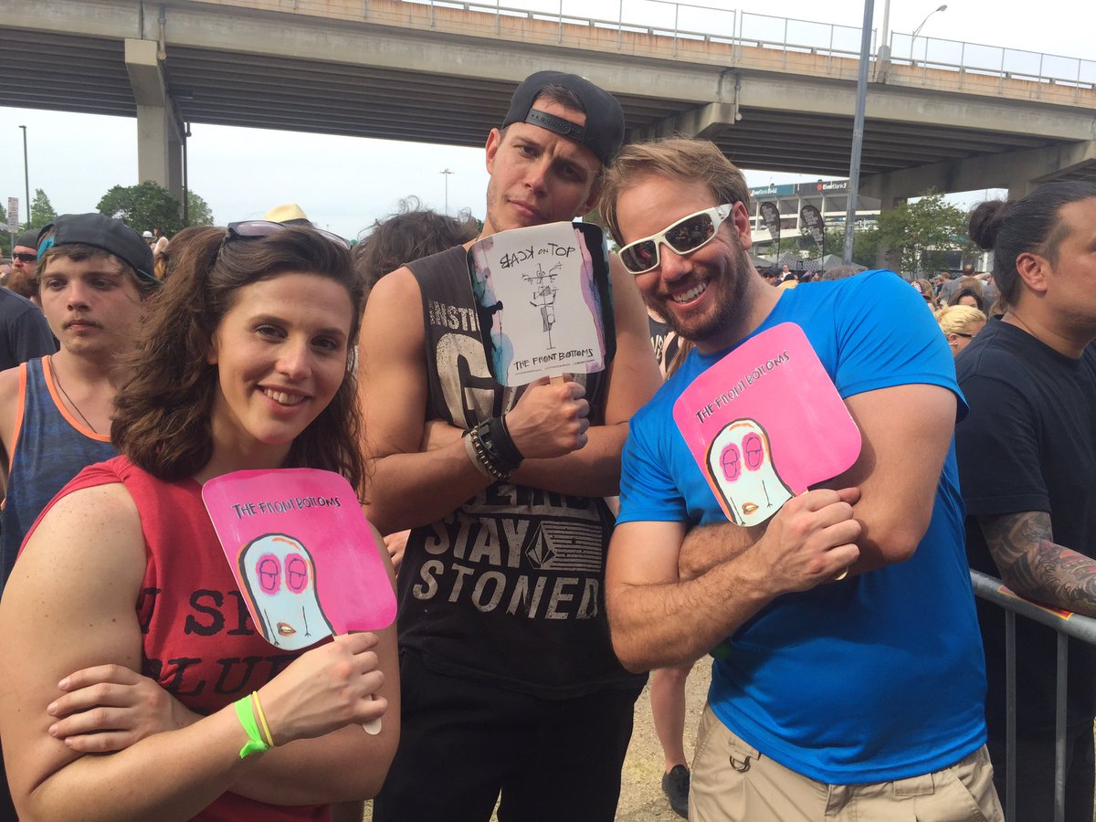 copromo_'s tweet photo. Love spreading the word about my favorite band &amp; keeping people cool @fbrstreetteam @TheFrontBottoms https://t.co/5iwbAiqLCL