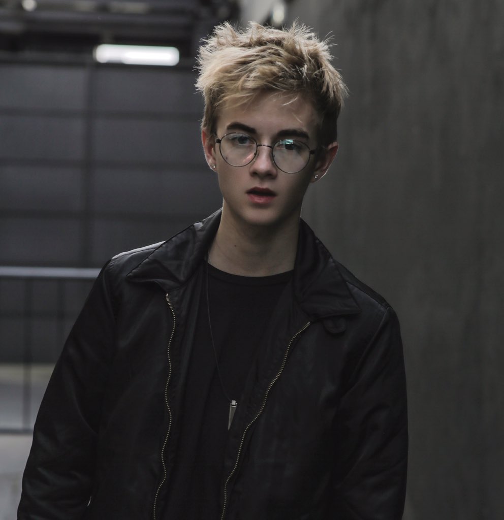 JVCKJ's tweet photo. #JackJTo3Mil 😝 https://t.co/6lEDZbSgWB