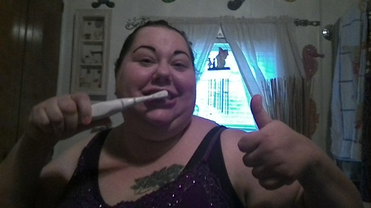 LadyFly52183's tweet photo. Cheesy minty fresh grin! #AHcrowd #sponsored https://t.co/HmhtwZvzuU