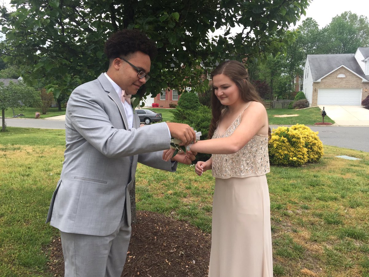 kalvinooo_'s tweet image. Pre-Prom ✨🙈