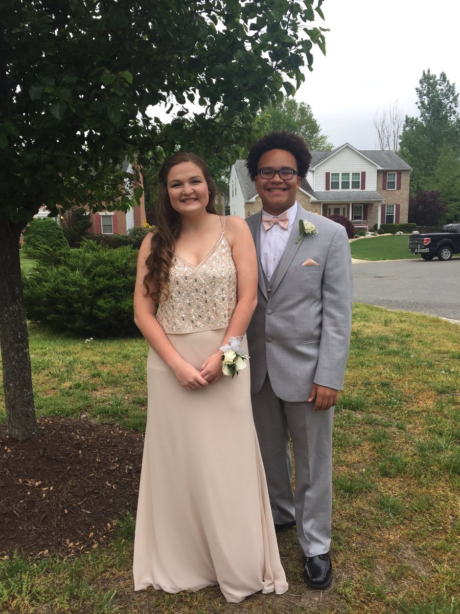 kalvinooo_'s tweet image. Pre-Prom ✨🙈