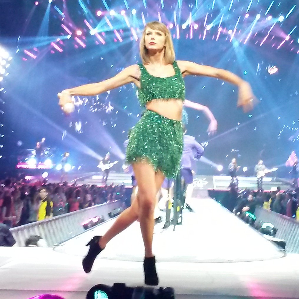 Meldodd73's tweet photo. Another favourite from my #frontrow experience courtesy of Andrea Swift at @taylorswift13's #1989 tour! #CryingAngel https://t.co/AbqbLlpE8m