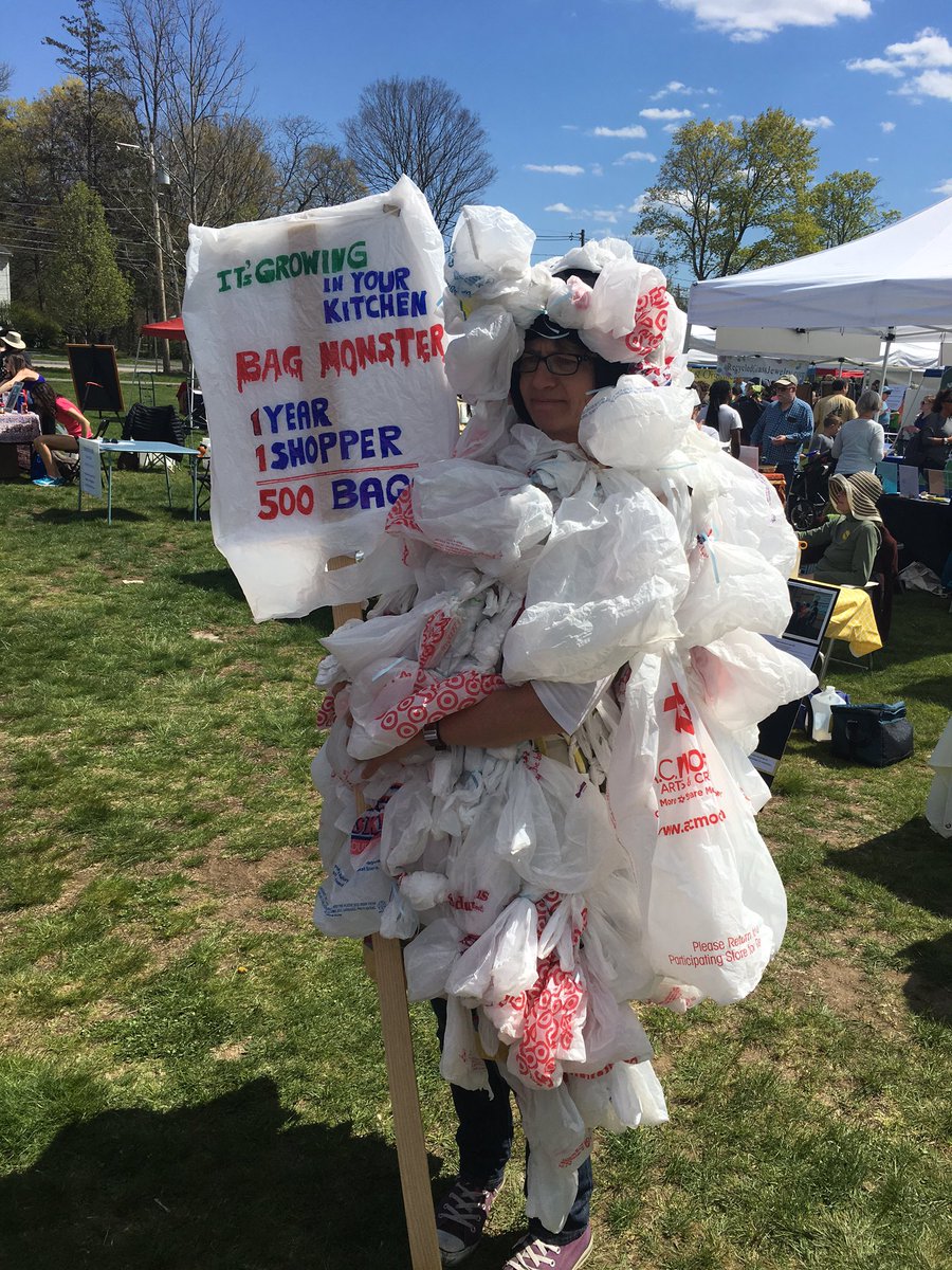daniellecers's tweet photo. The plastic bag "monster" at #Framingham Earth Fest, wearing the 500 bags an average consumer takes home/year. https://t.co/0wkjFSw4gP