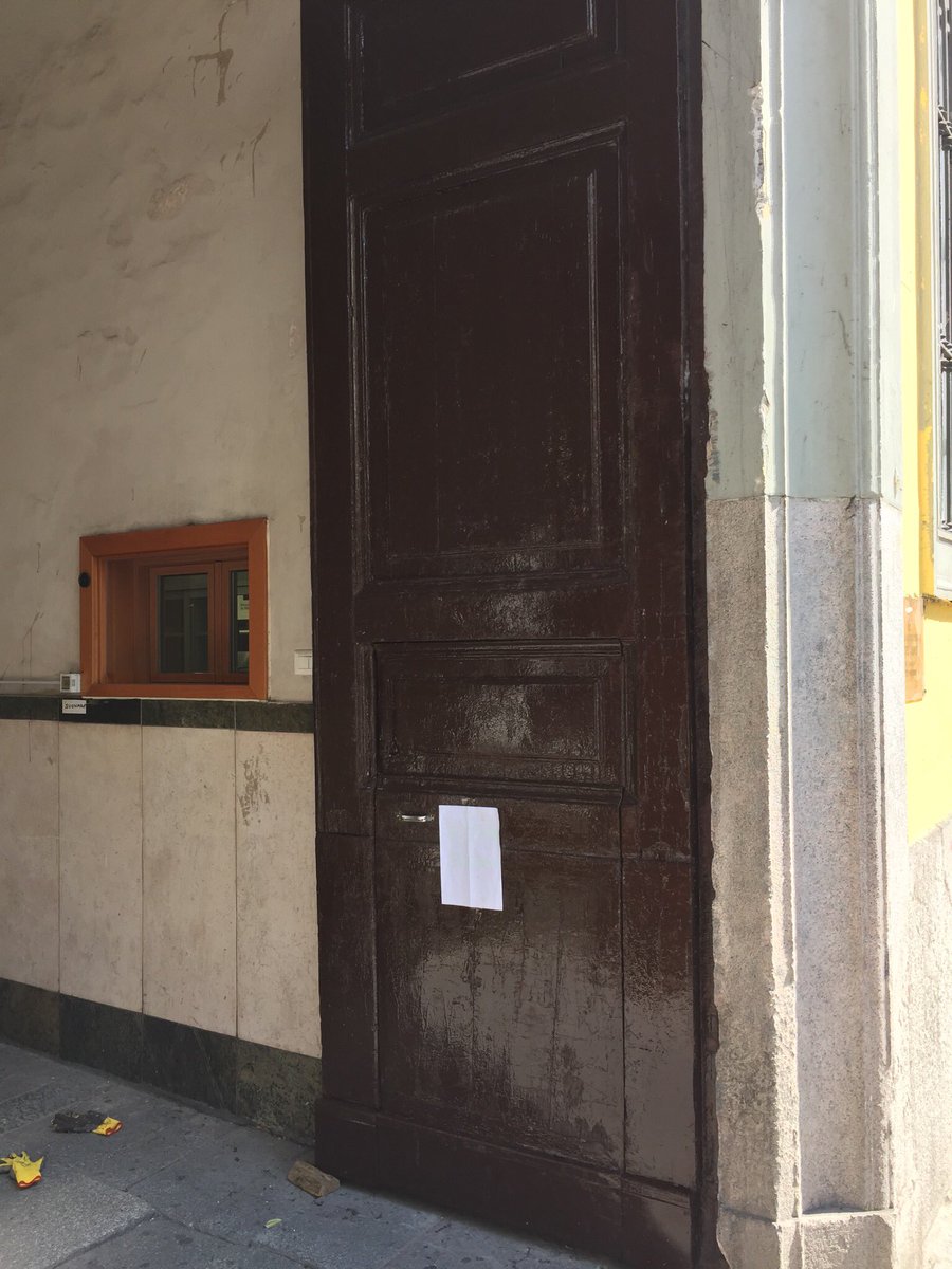 Sprave's tweet photo. Liceo Tito Livio di Milano, prima e dopo #nodegrado #retakemilano @ComuneMI https://t.co/1TK88D2teq
