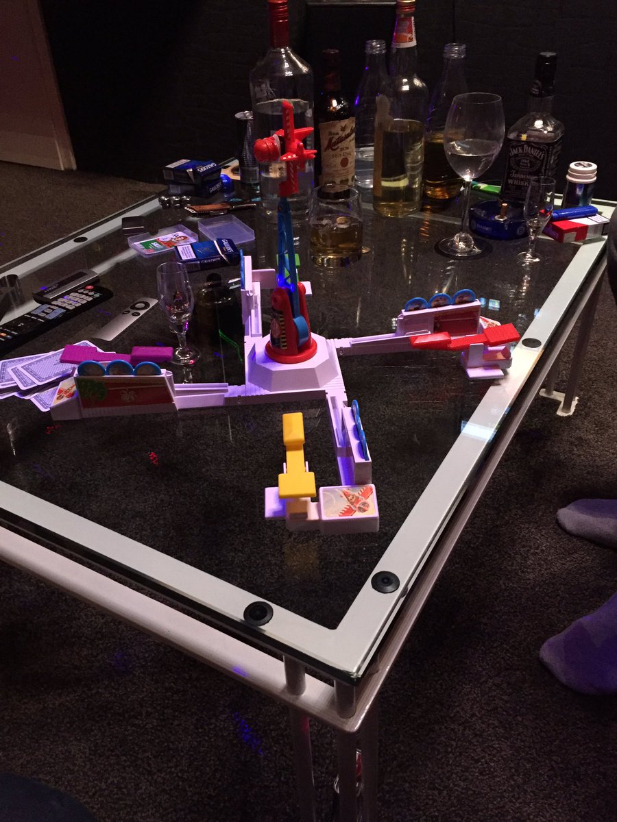 @LocoDalli schluck du luder!
#loopingloui 
#1mai