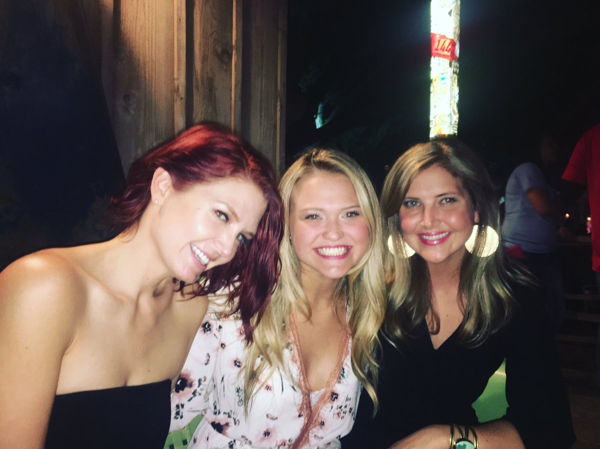 lexxmcguire_'s tweet photo. prom night https://t.co/5stbOABGON