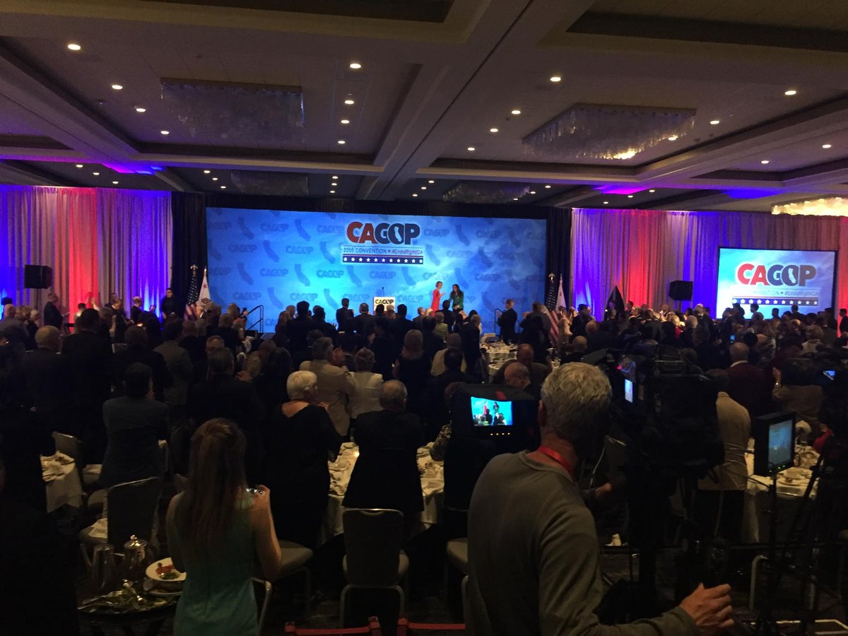 rafealcuzr66's tweet photo. #CruzCrew: RT mariannefavro: Carly Fiorina receives standing ovation at state Republican Convention in Burlingame. https://t.co/ahGRoNbBU7