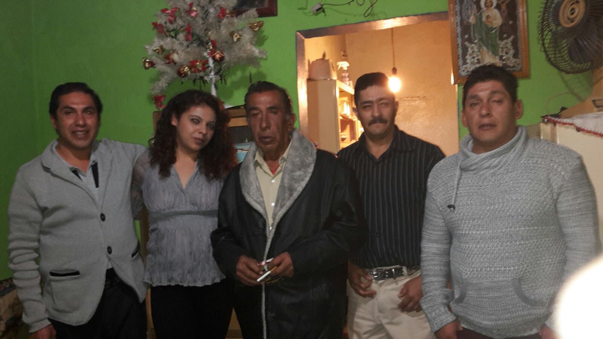 Ivymcprincess's tweet photo. Los hombres de mi vida #MyFamily https://t.co/Cj06fX7Q2v