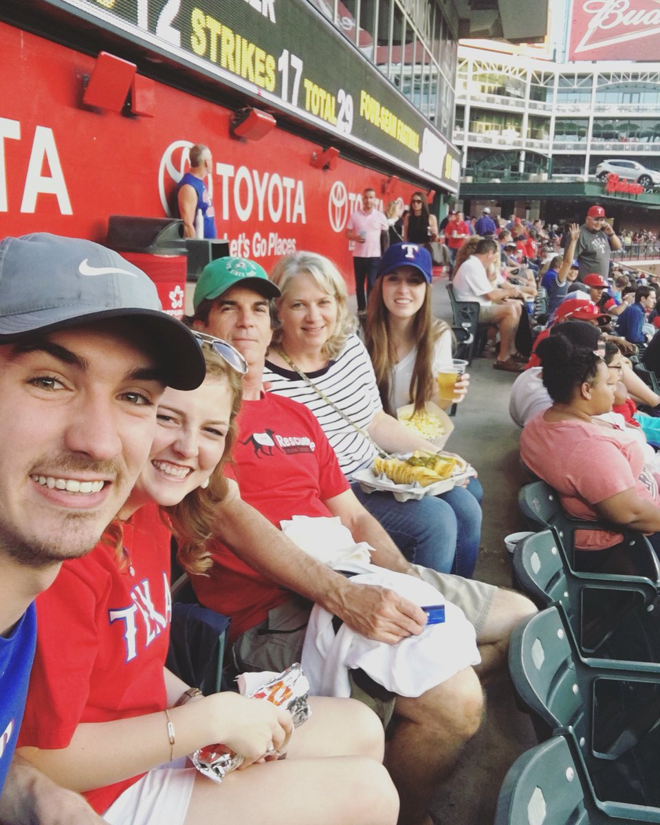 ClaireMusic's tweet photo. Rangers Game ⚾️ https://t.co/LnhjRx4pr0