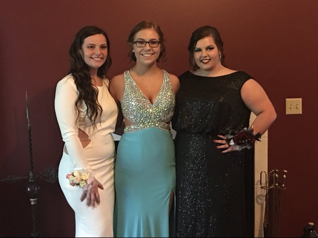 Court_Bitchup's tweet photo. #truckerprom https://t.co/Ic1BaiXYgu